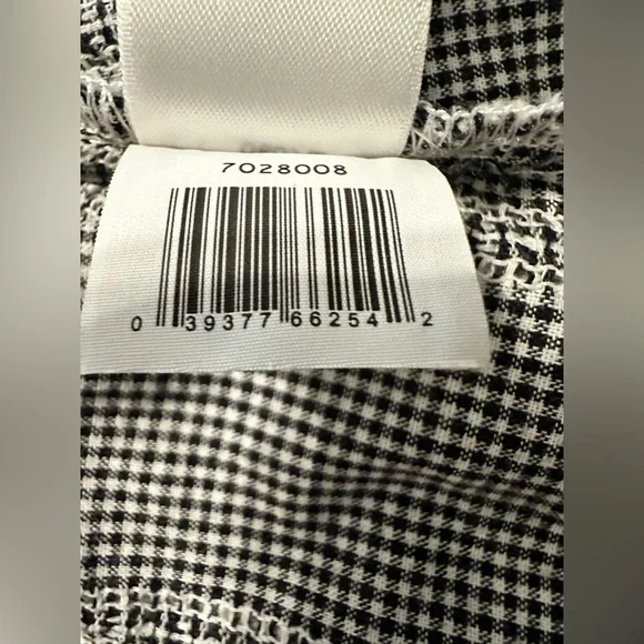 CeCe Size M Cotton Bell Sleeve Top NWOT - Picture 7 of 7